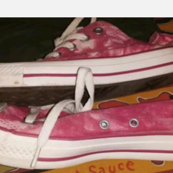 2 Tone Pink Converse Sneakers Sz  5 Mens 7 Womens - Picture 4 of 8